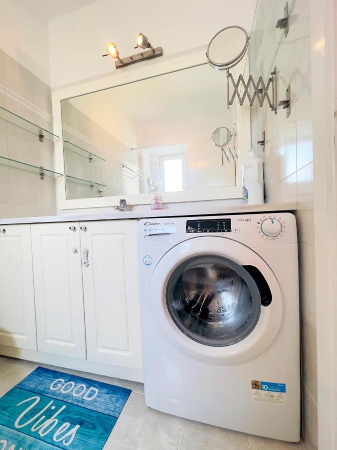 Cozy Fairytal Garden Apartment, Family Friendly, Free Parking, 15 Min To Airport Atina Dış mekan fotoğraf