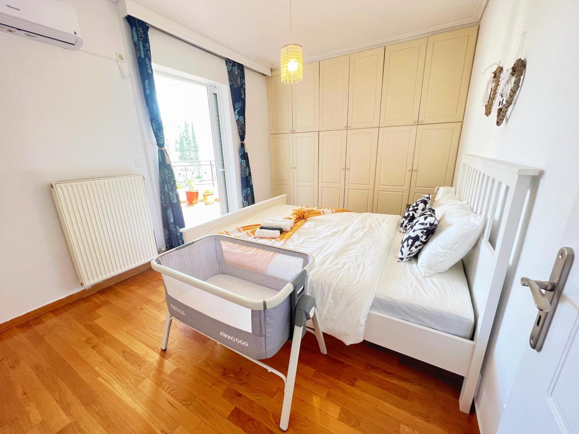 Cozy Fairytal Garden Apartment, Family Friendly, Free Parking, 15 Min To Airport Atina Dış mekan fotoğraf