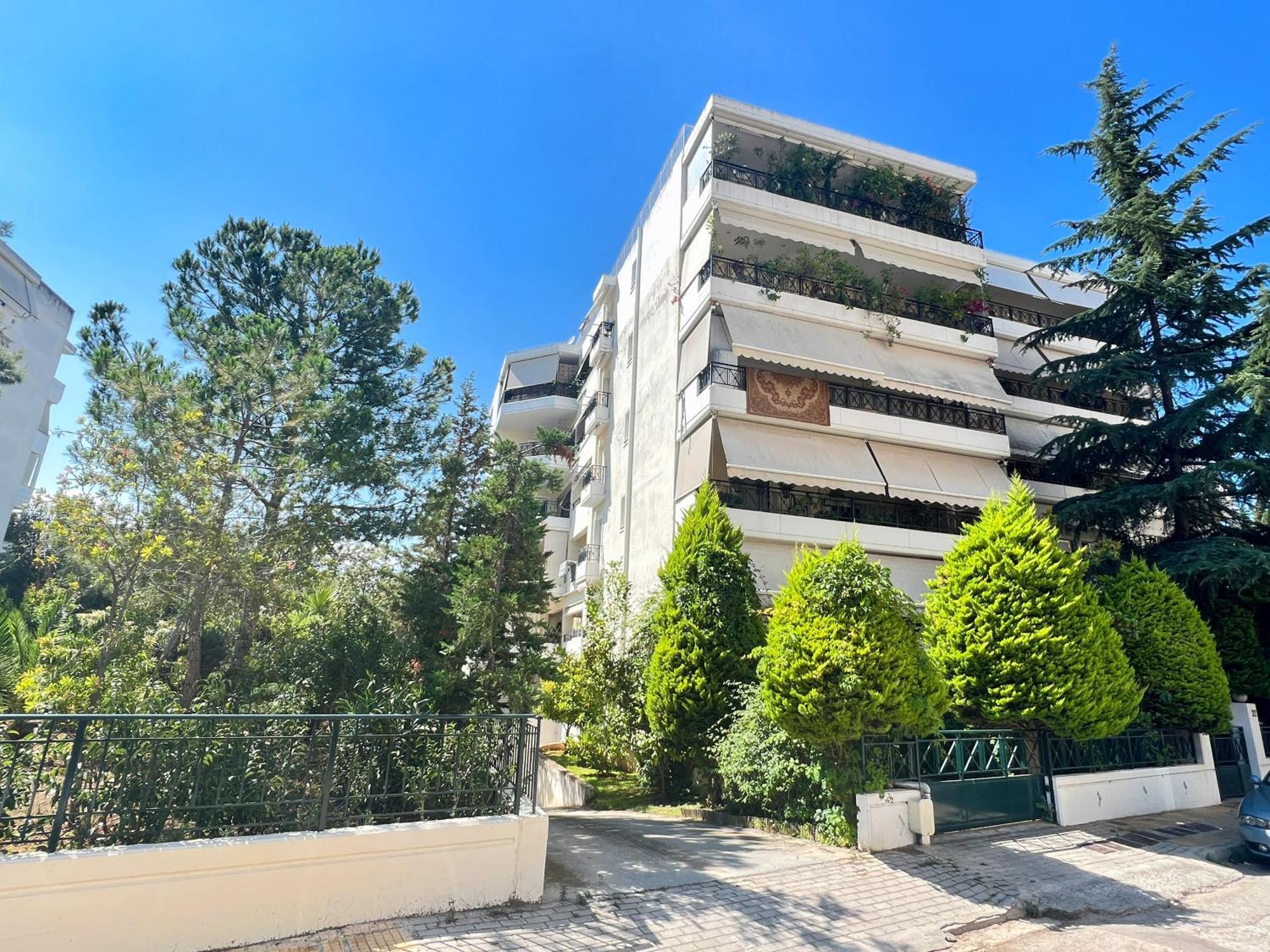 Cozy Fairytal Garden Apartment, Family Friendly, Free Parking, 15 Min To Airport Atina Dış mekan fotoğraf