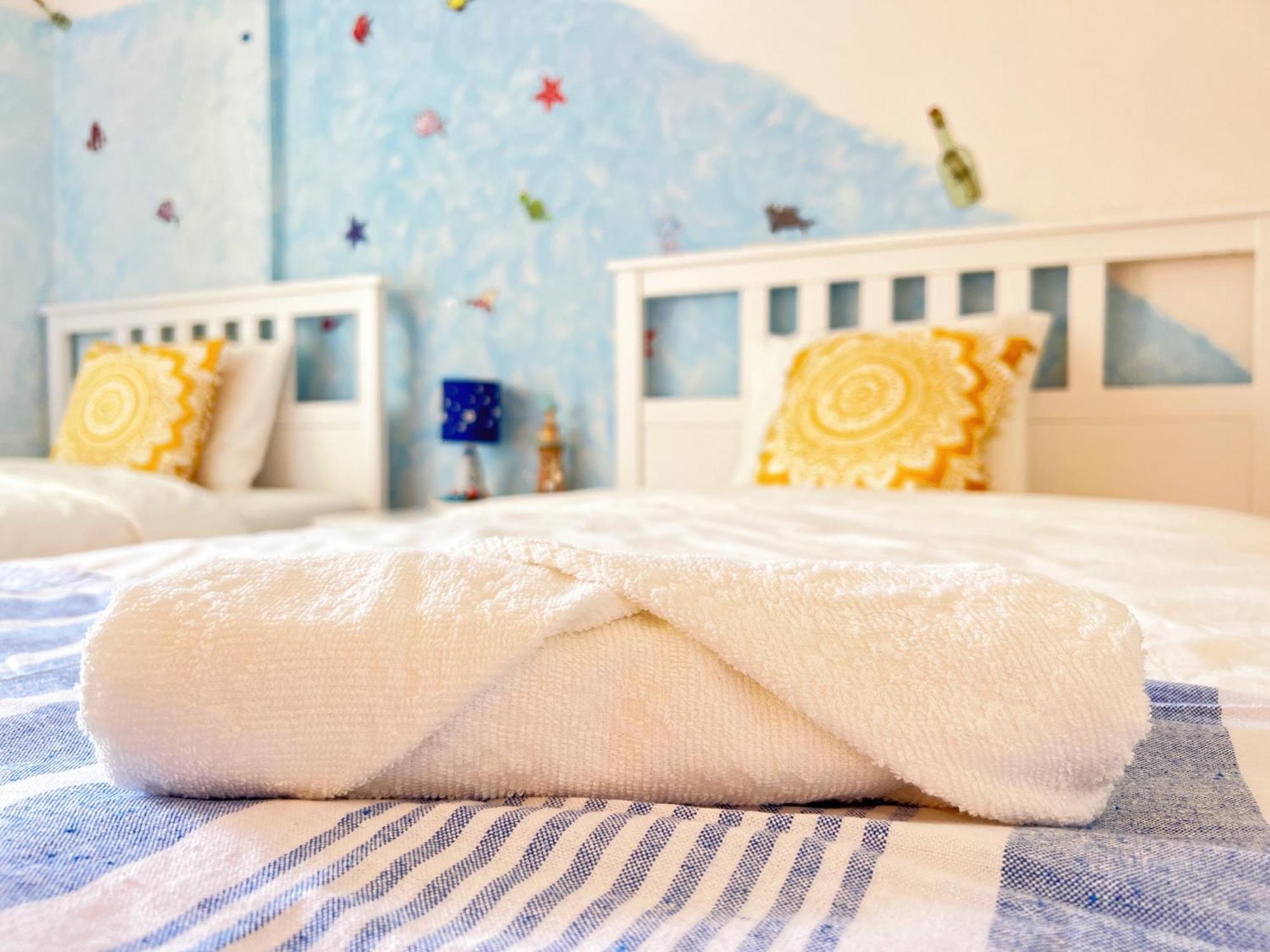 Cozy Fairytal Garden Apartment, Family Friendly, Free Parking, 15 Min To Airport Atina Dış mekan fotoğraf