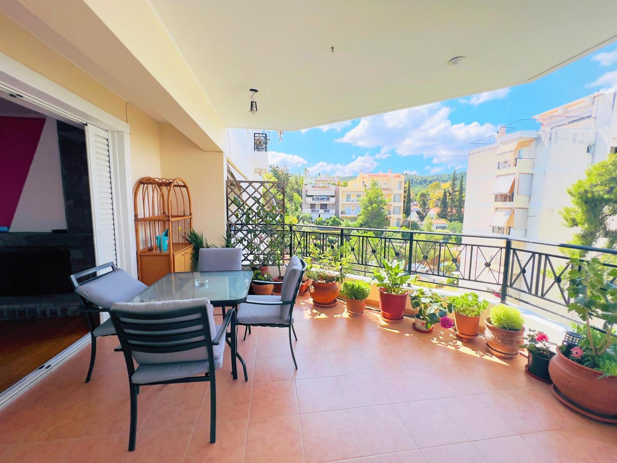 Cozy Fairytal Garden Apartment, Family Friendly, Free Parking, 15 Min To Airport Atina Dış mekan fotoğraf