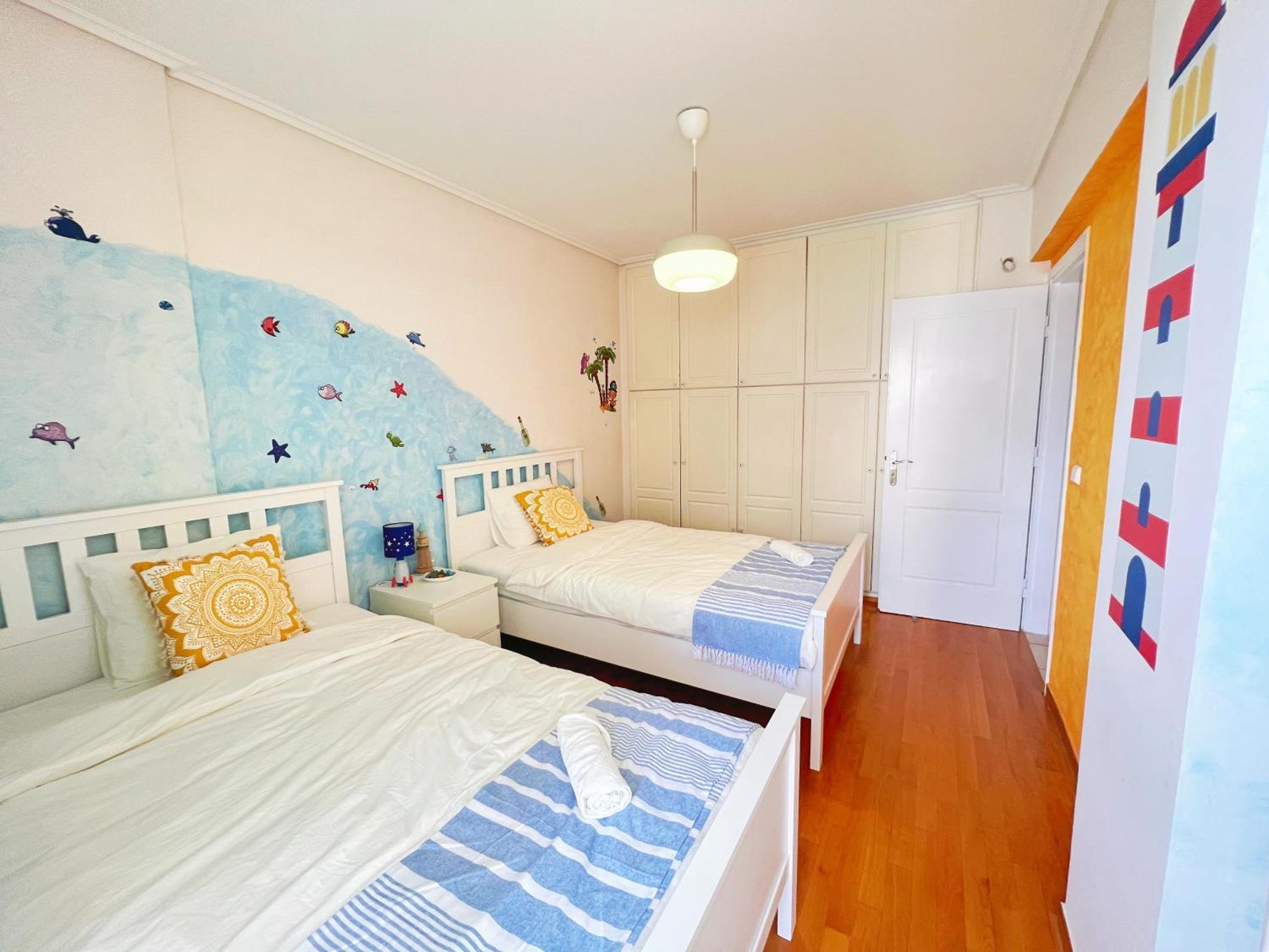Cozy Fairytal Garden Apartment, Family Friendly, Free Parking, 15 Min To Airport Atina Dış mekan fotoğraf