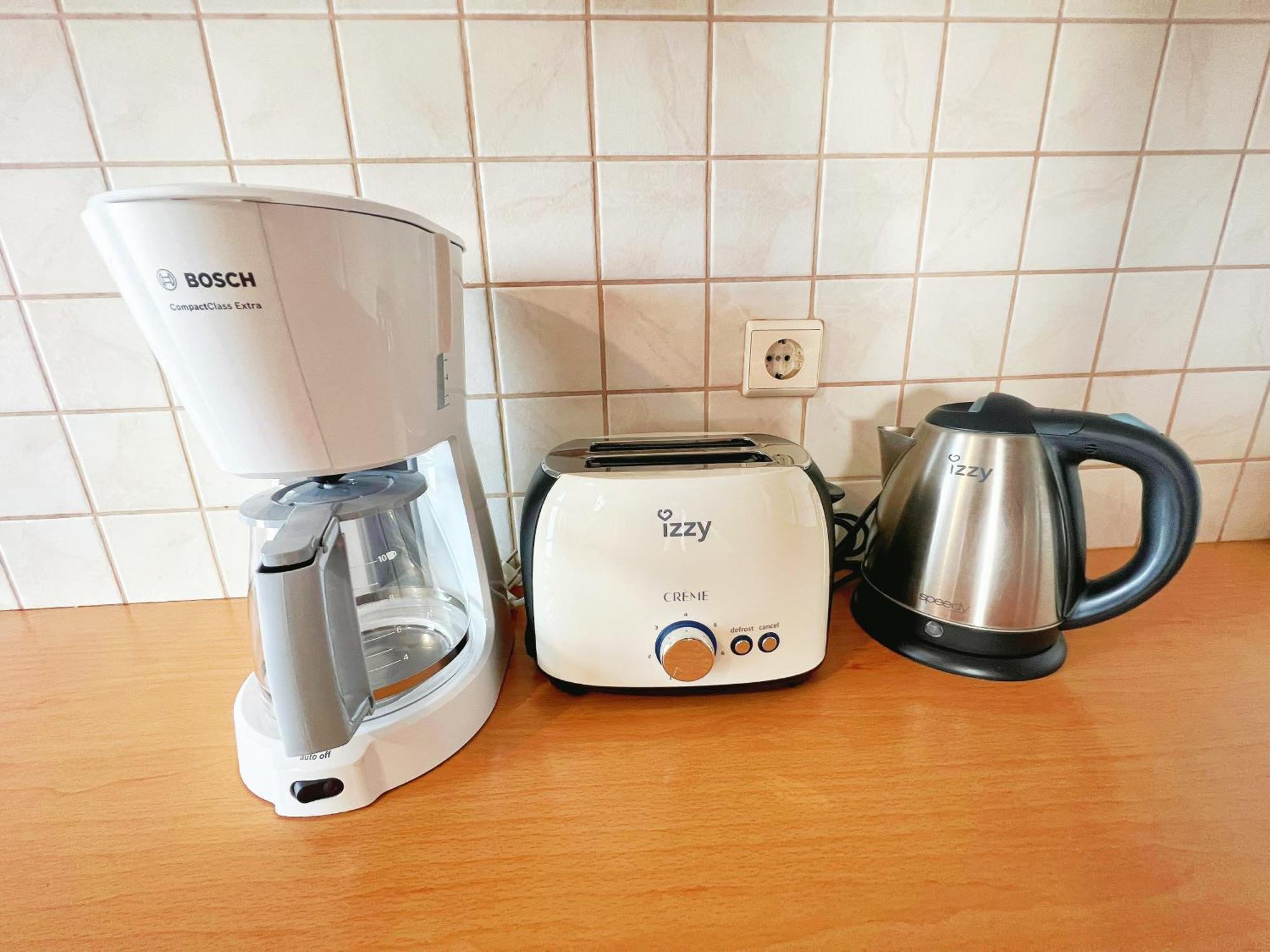Cozy Fairytal Garden Apartment, Family Friendly, Free Parking, 15 Min To Airport Atina Dış mekan fotoğraf