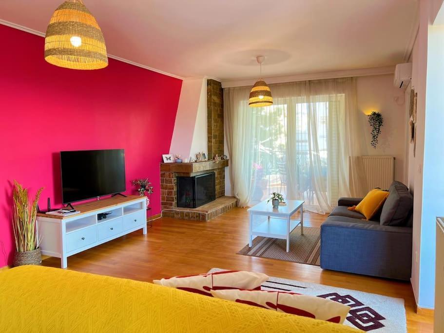 Cozy Fairytal Garden Apartment, Family Friendly, Free Parking, 15 Min To Airport Atina Dış mekan fotoğraf