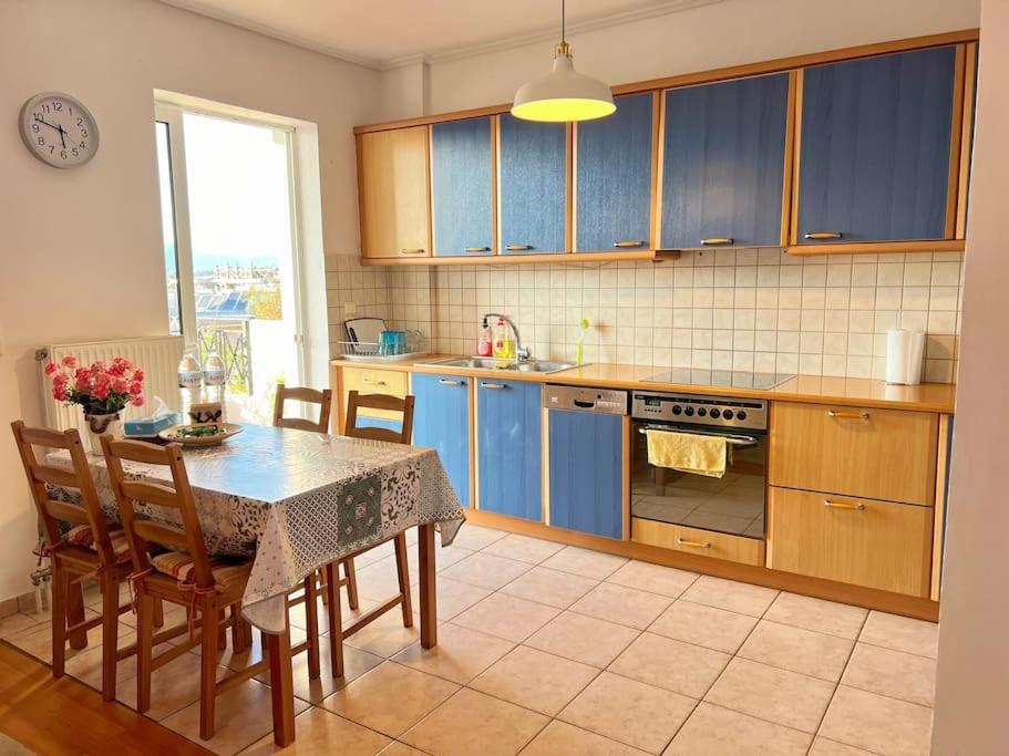 Cozy Fairytal Garden Apartment, Family Friendly, Free Parking, 15 Min To Airport Atina Dış mekan fotoğraf